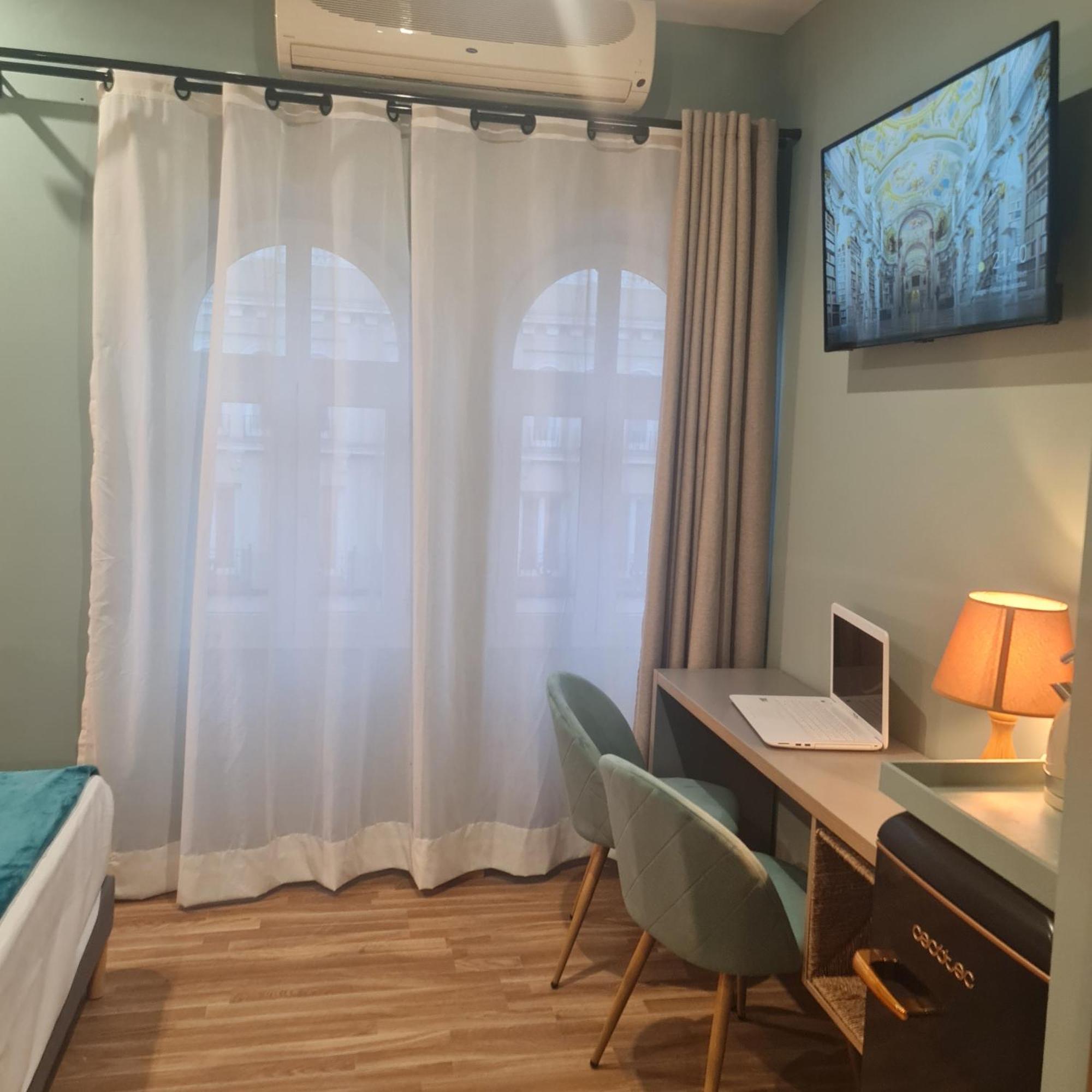 Luxury Green Hostal Madrid Gran Via Eksteriør billede
