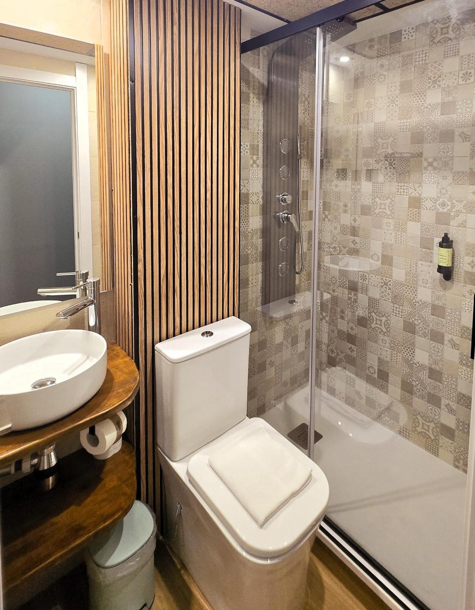 Luxury Green Hostal Madrid Gran Via Eksteriør billede